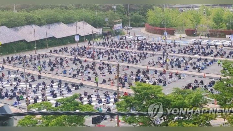 'Janubiy Koreyada Hayit namozida qatnashganlar orasida koronavirus aniqlandi'ning rasmi