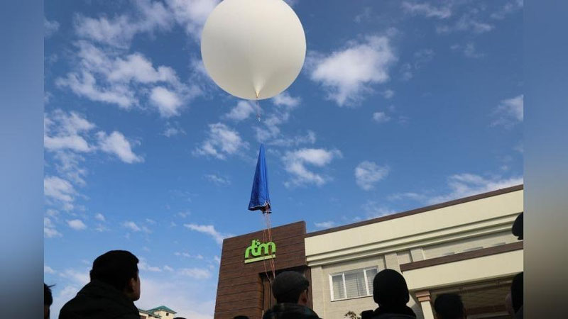 'Фарғоналик ёш ихтирочи яна бир қурилмани космосга учирди. Бу сафар анча узоқроққа...'ning rasmi