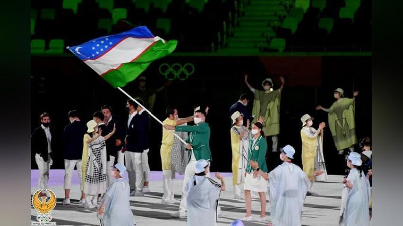 'O`zbekiston bayrog`i xalqaro sport maydonlarida 430 marotaba baland ko`tarilgan. Bugun davlat bayrog`i tashkil topgan kun'ning rasmi