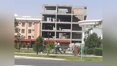 Изрображение 'Минстрой: Строительство здания в Карши, где рухнули плиты, велось незаконно'