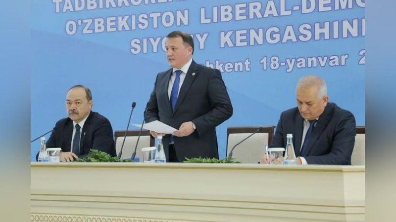 'O`zLiDeP O`zbekiston bosh vazirligiga nomzod ko`rsatdi'ning rasmi