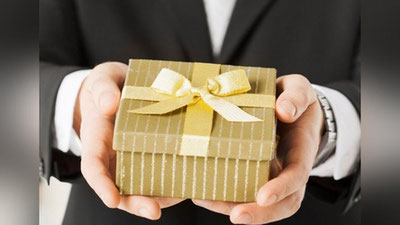 Изрображение 'В Минюсте призвали правильно истолковывать проект Положения о подарках госслужащим'