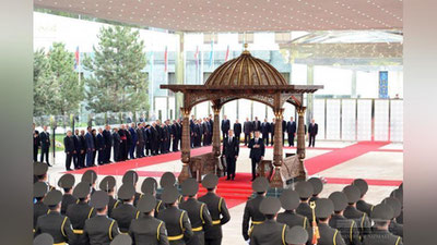 'Ko`ksaroyda Vladimir Putinni rasmiy kutib olish marosimi bo`lib o`tdi (video)'ning rasmi