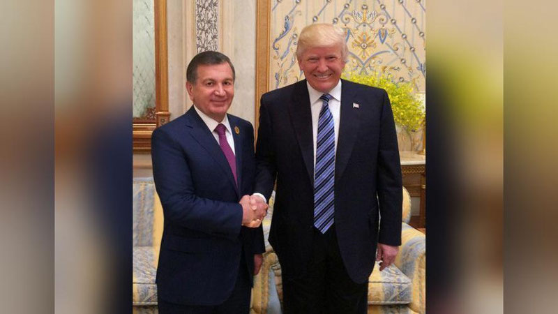 '​Shavkat Mirziyoev Ar-Riyod shahrida AQSh Prezidenti Donald Tramp bilan uchrashdi'ning rasmi