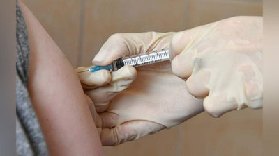 'Shveysariyada koronavirusga qarshi emlangan 16 kishi vafot etdi'ning rasmi