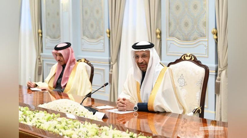 Изрображение 'Президент Узбекистана принял министра инвестиций Саудовской Аравии'