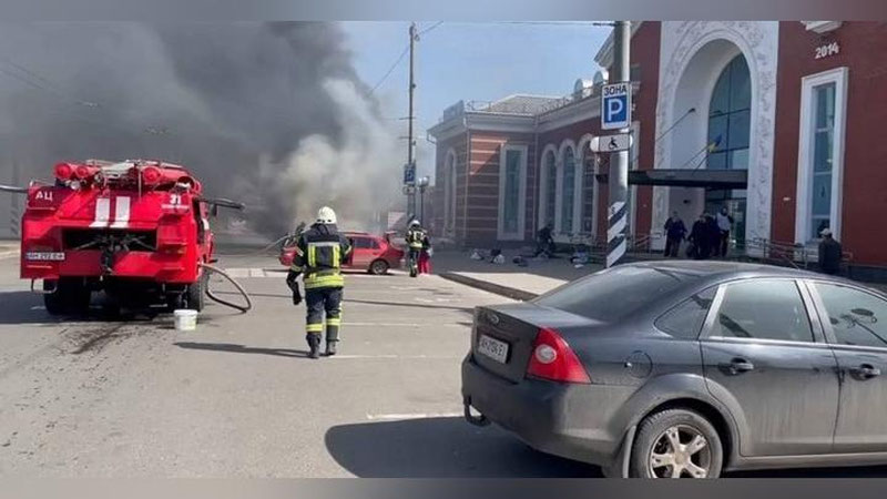 Изрображение 'Число погибших в результате ракетного обстрела вокзала в Краматорске достигло 50'