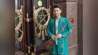 'Нукуслик талаба йигит Россияда ўтказилган халқаро танловда Гран-при ғолиби бўлди'ning rasmi