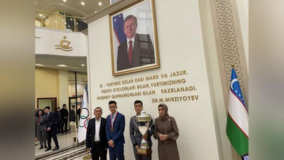 'Nodirbek Abdusattorovga "Mard o`g`lon" mukofoti topshirildi'ning rasmi