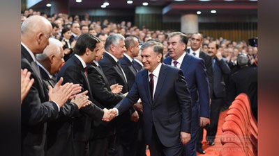 'Ўзбекистон ва Тожикистон санъат усталари иштирокида «Дўстлик кечаси» бўлиб ўтди (фото)'ning rasmi