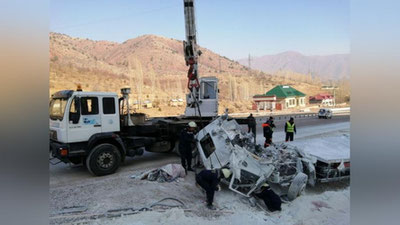 Изрображение 'ДТП на перевале "Камчик": пострадали водитель и пассажир грузовика'