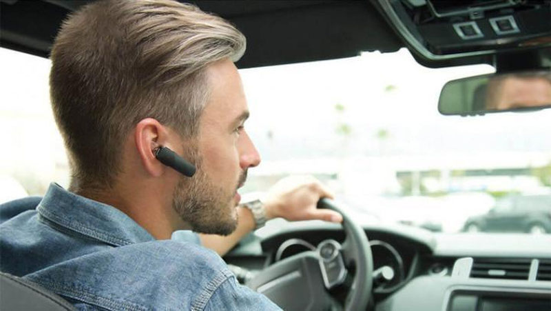 'Машинани бошқариш вақтида ҳайдовчиларга “bluetooth” ва "наушник"лардан фойдаланишга рухсат берилмоқда, шунингдек...'ning rasmi