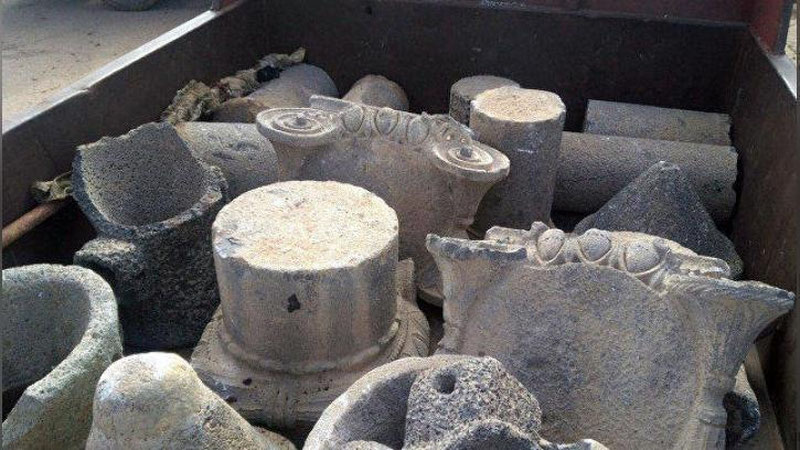 'Suriyada terrorchilar tomonidan o`g`irlangan yuzdan ortiq artefaktlar topildi 'ning rasmi