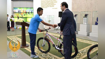 'Chempionlarga velosipedlar sovg`a qilindi (foto)'ning rasmi