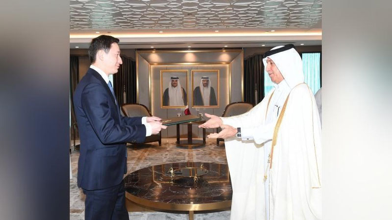 Изрображение 'Новый посол Узбекистана в Дохе вручил копию верительной грамоты главе МИД Катара'