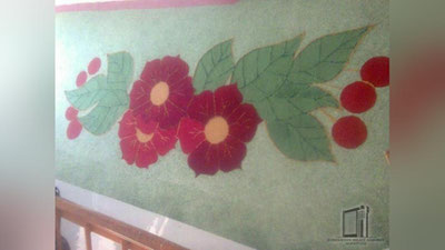 'Нукуслик тадбиркор-ихтирочи чиқинди матолардан суюқ гулқоғоз ишлаб чиқармоқда'ning rasmi