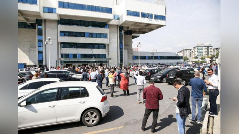 'Turkiyada zilzila qurbonlari soni 20 nafarga etdi'ning rasmi