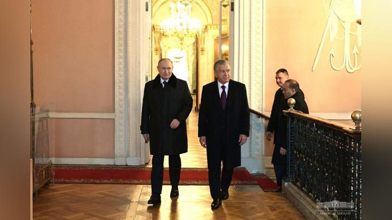 'Shavkat Mirziyoevga Rossiya saroylari tarixi so`zlab berildi'ning rasmi