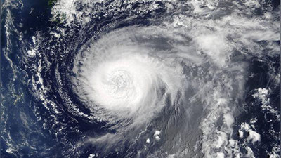 'Yaponiyaga kuchli to`fon yaqinlashmoqda'ning rasmi