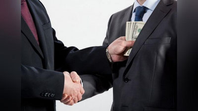 Изрображение 'КАК СОТРУДНИКИ ТАМОЖЕННЫХ ПОСТОВ НА ВЗЯТКАХ ПОПАЛИСЬ'