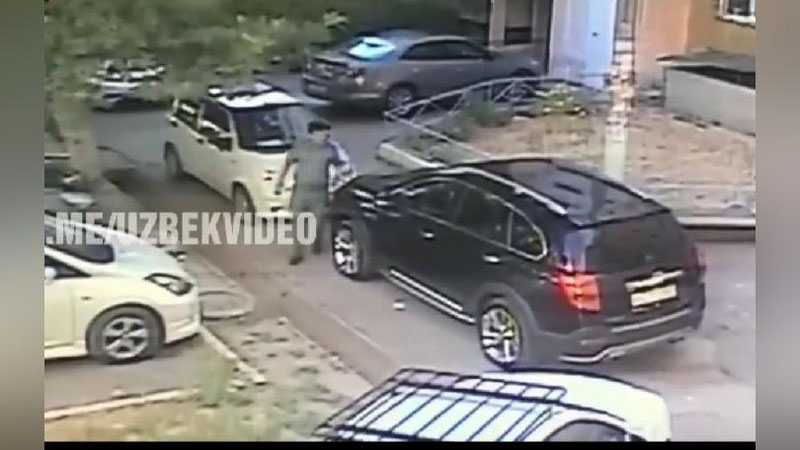 Изрображение 'Сотрудник ОВД Ташкента поцарапал автомобиль во дворе: проводится проверка'