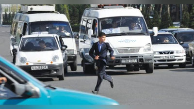 'YHXB inspektorlari piyodalarga ma`muriy chora ko`rishni boshladi'ning rasmi