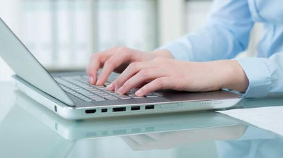 'O`zbekistonda kutilayotgan anomal sovuq kunlarida bolalarning ishlovchi ota-onalariga qanday imtiyozlar berilishi haqida ma`lumot berildi'ning rasmi