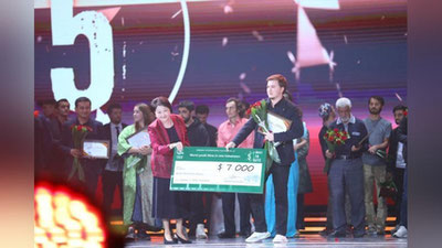 'Шов–шувли кинофестивалнинг ёпилиш маросими қандай ўтди? (Фоторепортаж)'ning rasmi