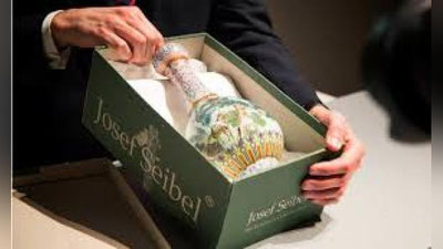 'Xitoy chinni vazasi 827,000 AQSh dollariga sotildi'ning rasmi