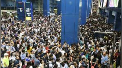 'Gongkongda to`fon tufayli tartibsizliklar kuchaydi'ning rasmi