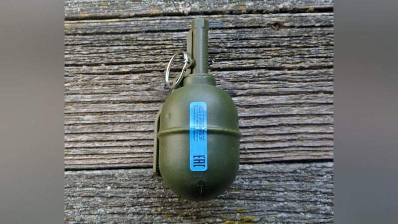 'Пойтахдаги мактаб чиқиндихонаси олдидан машқ гранатаси топилди'ning rasmi