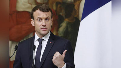 'Франция президенти болалар учун мўлжалланган спектаклда роль ўйнайди'ning rasmi