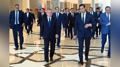 'Президент Имом Бухорий қабрини зиёрат қилди. Қуръон тиловат қилиниб, дуо ўқилди'ning rasmi