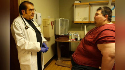 'O`limdan qo`rqqan 330 kilogrammli erkak ikki barobarga ozdi 'ning rasmi