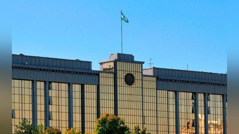 'O`zbekiston Bosh vaziriga yangi maslahatchi tayinlandi'ning rasmi