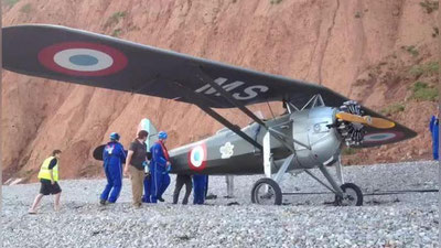 'Двигатели ишламай қолган самолёт пляжга қўнишга мажбур бўлди'ning rasmi