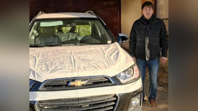 'Президентдан совға олган Алишер Қурбонов нима учун Қорақалпоғистонда қолгани ҳақида'ning rasmi