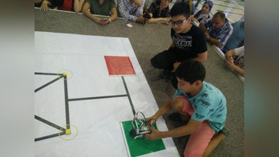 Изрображение 'ПОСЕТИТЕЛИ ВЫСТАВКИ ICTEXPO МОГЛИ ПОНАБЛЮДАТЬ ЗА СОСТЯЗАНИЯМИ РОБОТОВ'