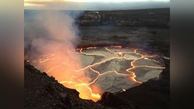 'Гавайида вулқон фаоллашиши туфайли одамлар эвакуация қилинди'ning rasmi