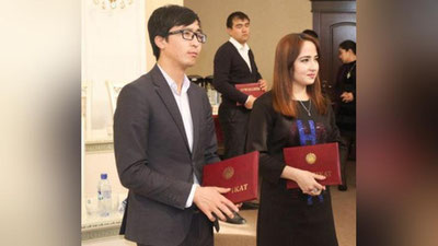 '​Adliya vazirligi: o`quv kursining dastlabki ishtirokchilariga sertifikatlar topshirildi'ning rasmi