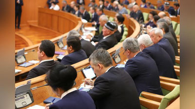 '3 февраль куни Сенатнинг йигирма учинчи ялпи мажлиси ўз ишини бошлайди'ning rasmi