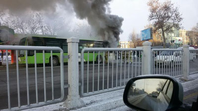 Изрображение 'В ТАШКЕНТЕ СНОВА ГОРЕЛ АВТОБУС (ФОТО)'