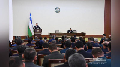 'Xalq deputatlari Xorazm viloyati kengashining navbatdan tashqari sessiyasi bo`lib o`tmoqda'ning rasmi