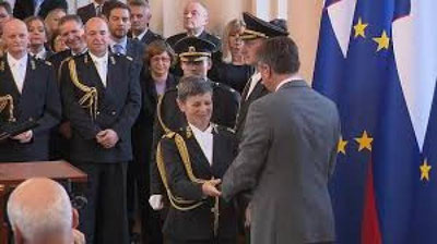 'Sloveniyada milliy armiyaga ayol kishi qo`mondon etib tayinlandi 'ning rasmi