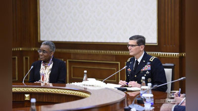 Изрображение 'ПРЕЗИДЕНТ ПРИНЯЛ ГЛАВУ ЦЕНТКОМА ВООРУЖЕННЫХ СИЛ США'