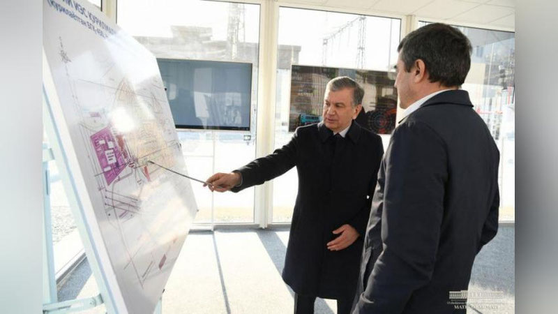 'Zamon bilan hamnafas: Prezidentimiz Navoiy IESda barpo etilayotgan ikkinchi bug`-gaz qurilmasi bilan tanishdi'ning rasmi