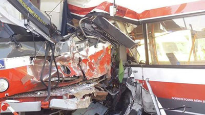 'Chexiyada tramvay va trolleybus to`qnashib ketdi 'ning rasmi