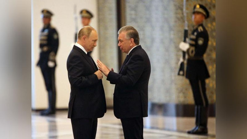 'Shavkat Mirziyoev Vladimir Putin bilan telefon orqali gaplashdi'ning rasmi