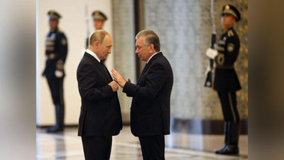 'Shavkat Mirziyoev Vladimir Putin bilan telefon orqali gaplashdi'ning rasmi