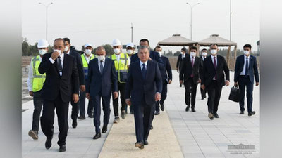 'Prezident yangi bog`dagi bunyodkorlik ishlarini ko`zdan kechirdi'ning rasmi